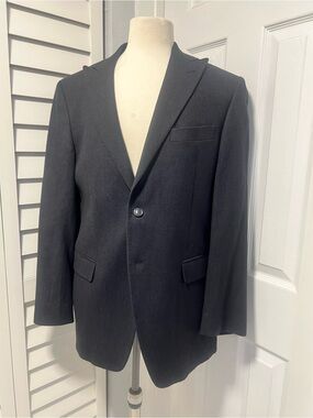 Classic Black Men's Single-Breasted Blazer